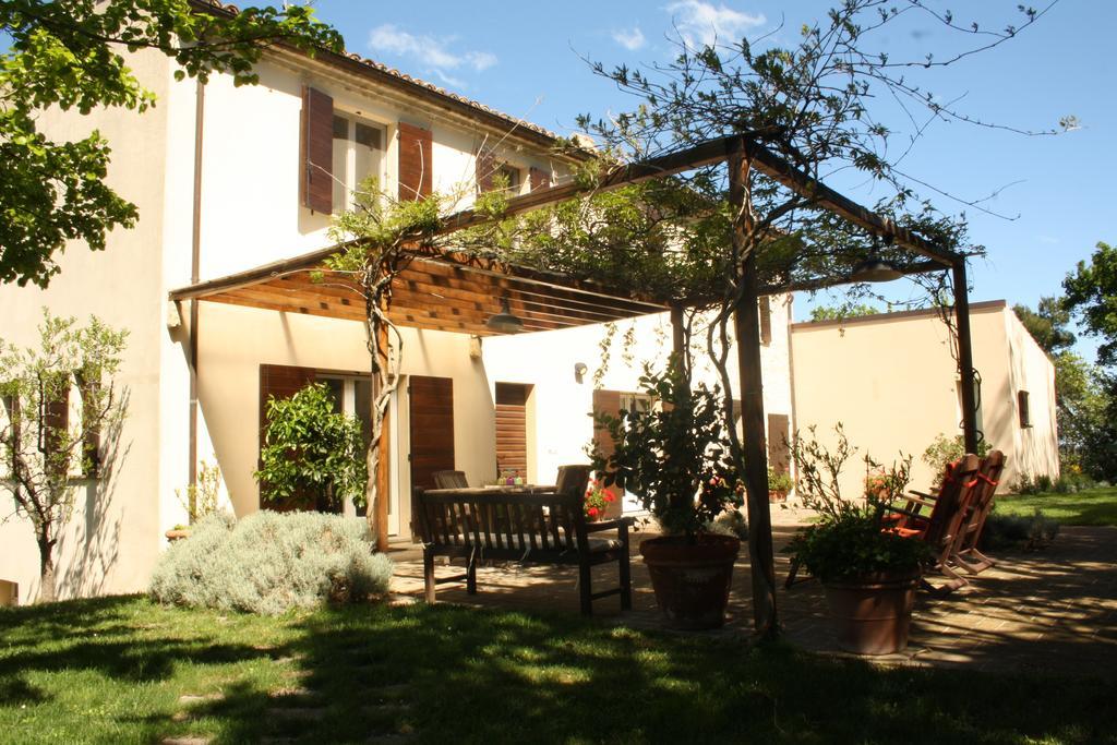 Agriturismo La Barca Nel Bosco Rosciano  Luaran gambar