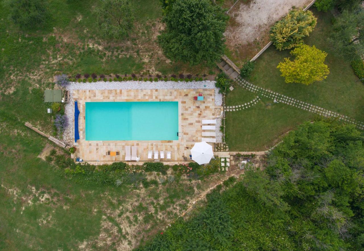 Agriturismo La Barca Nel Bosco Rosciano  Luaran gambar